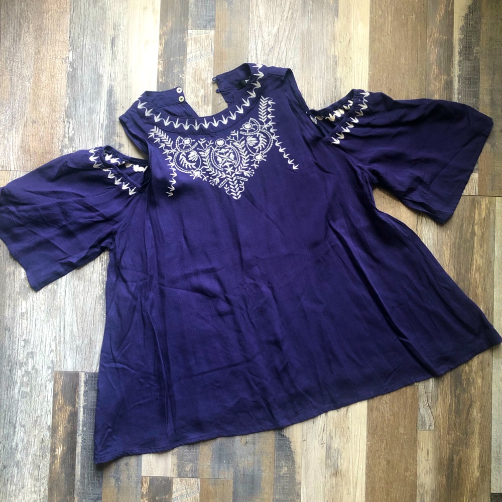 Cold shoulder embroidered top